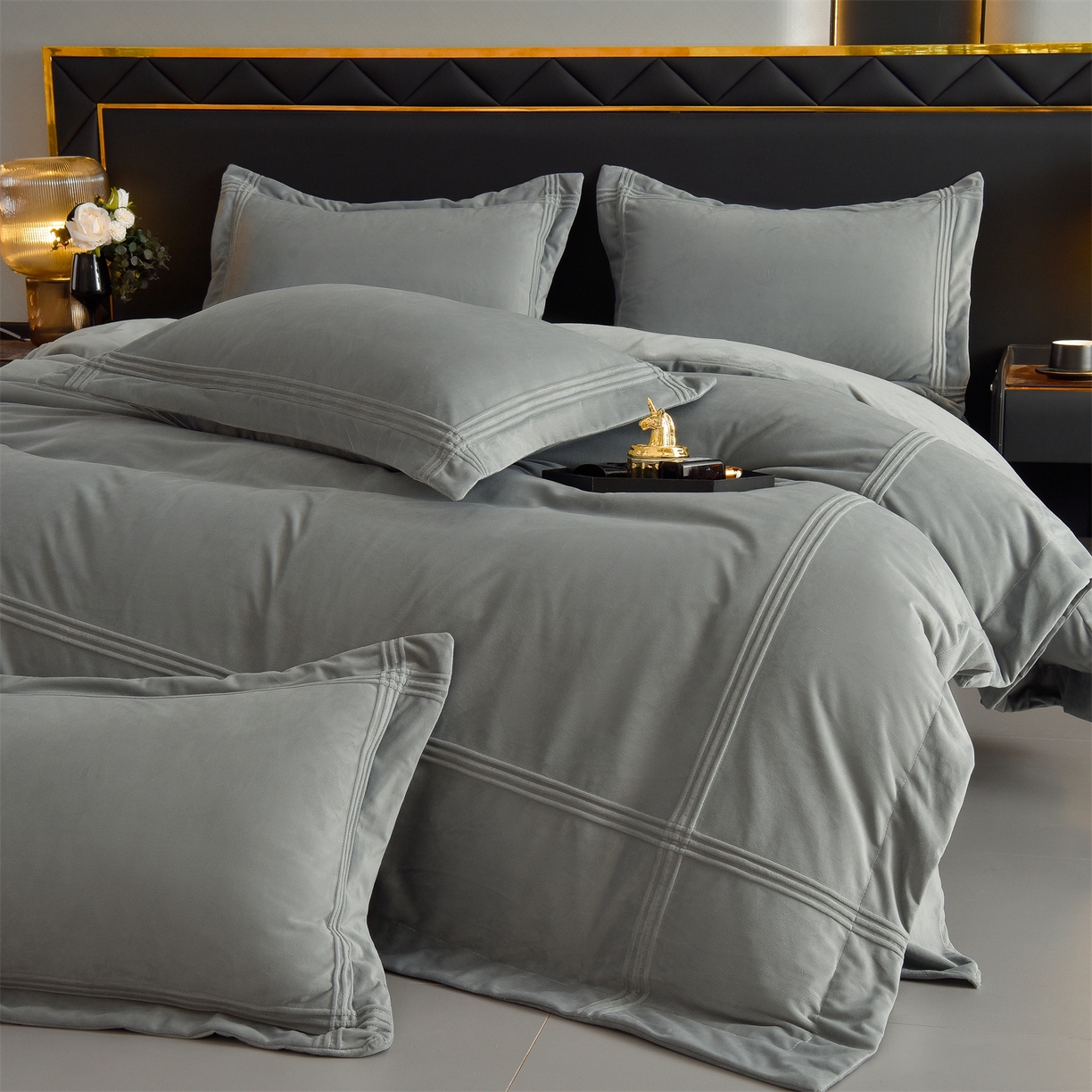 91家纺网 家纺一手货源 找家纺 笙意家纺 2025新款A类加厚牛奶绒埋线烂花款四件套-奈斯系列 奈斯-石墨灰