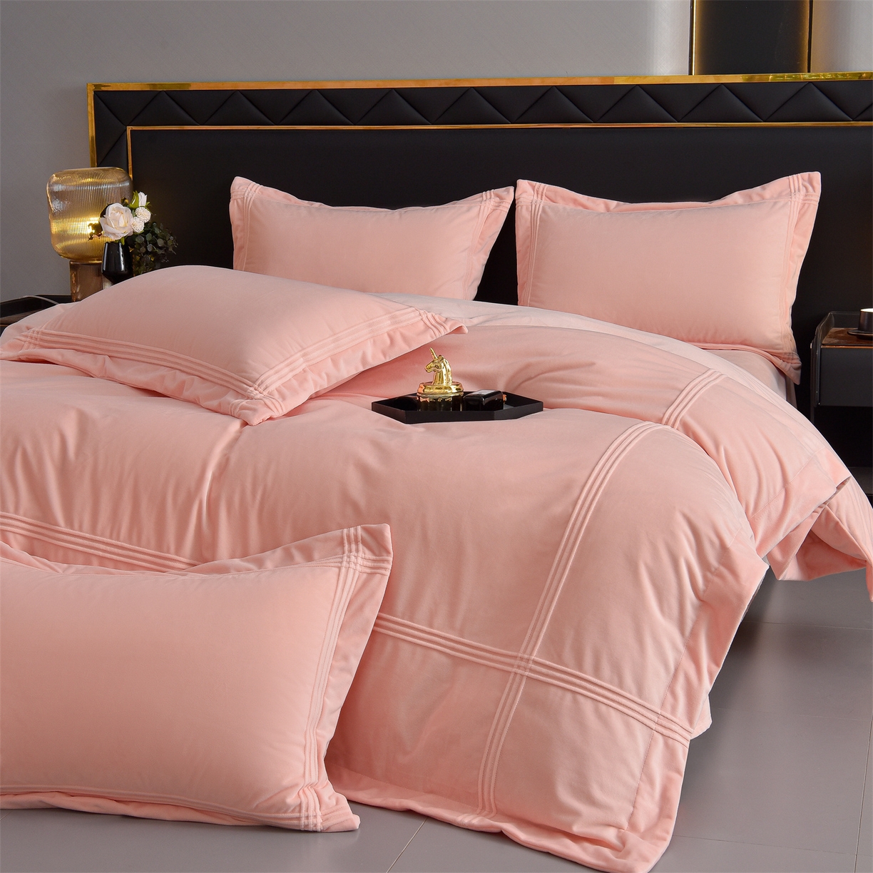 91家纺网 家纺一手货源 找家纺 笙意家纺 2025新款A类加厚牛奶绒埋线烂花款四件套-奈斯系列 奈斯-璎珞粉