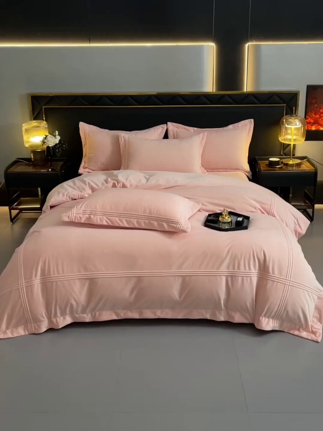 91家纺网 家纺一手货源 找家纺 笙意家纺 2025新款A类加厚牛奶绒埋线烂花款四件套-奈斯系列 奈斯-璎珞粉