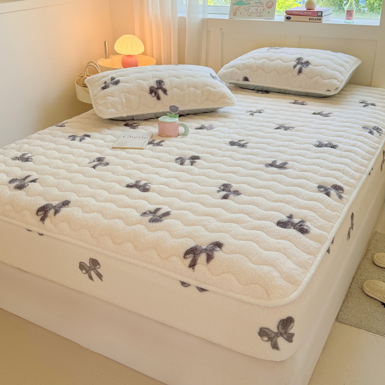 91家纺网 家纺一手货源 找家纺 （总）LIFE.丽芙 2025秋冬新款北极绒加厚夹棉单床笠款床垫子保护套牛奶绒保暖床罩子三件套