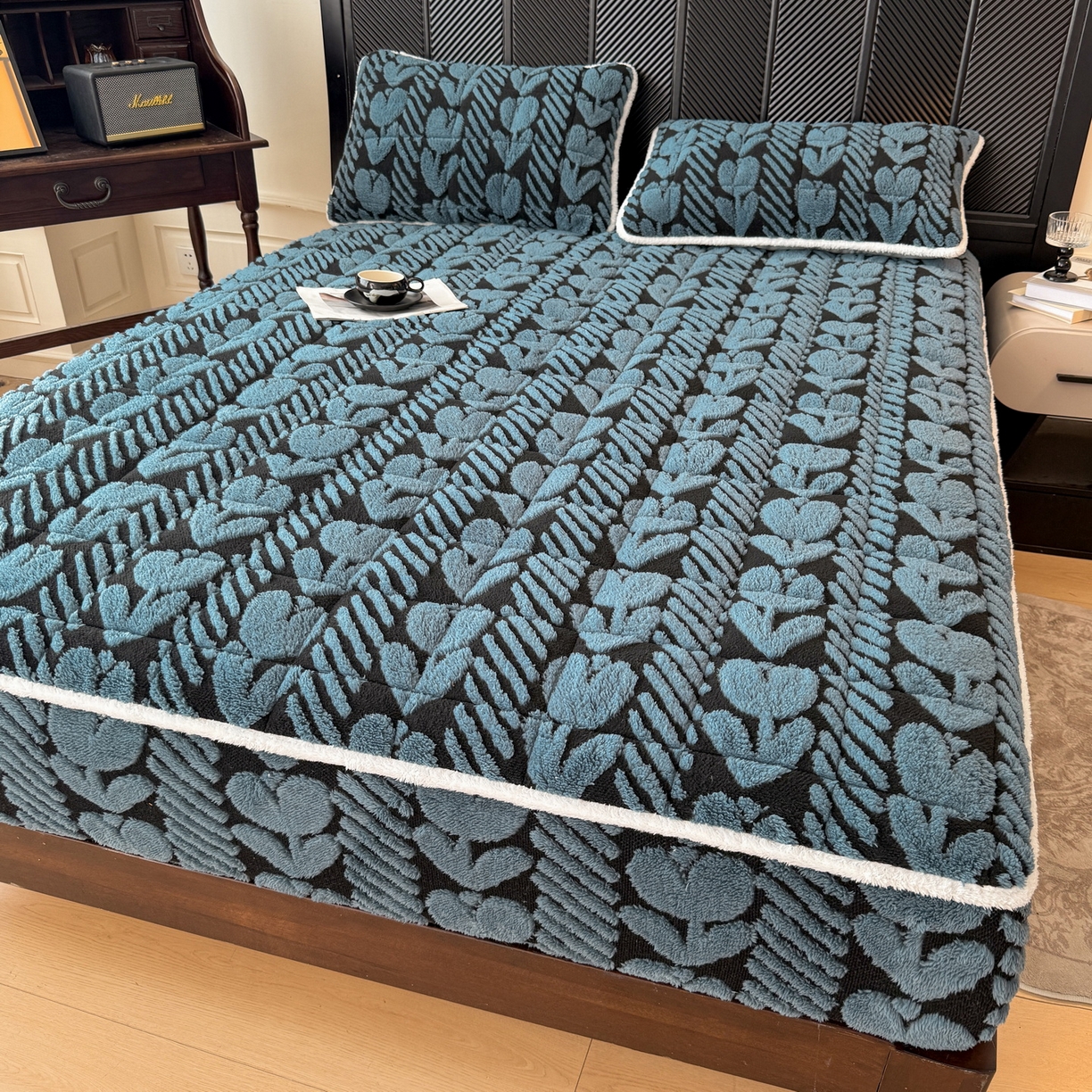 91家纺网 家纺一手货源 找家纺 （总）LIFE.丽芙 2025秋冬新款色纱提花舒棉绒加厚夹棉单床笠款床垫子保护套保暖床罩子三件套