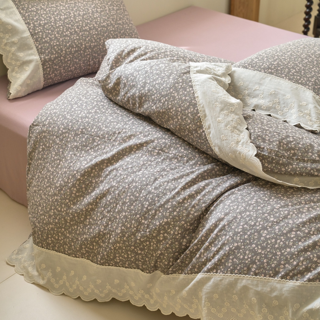 91家纺网 家纺一手货源 找家纺 洋铭区（原狠狠爱） 2025新款A类全棉蕾丝花边双层纱四件套 暮色花漾