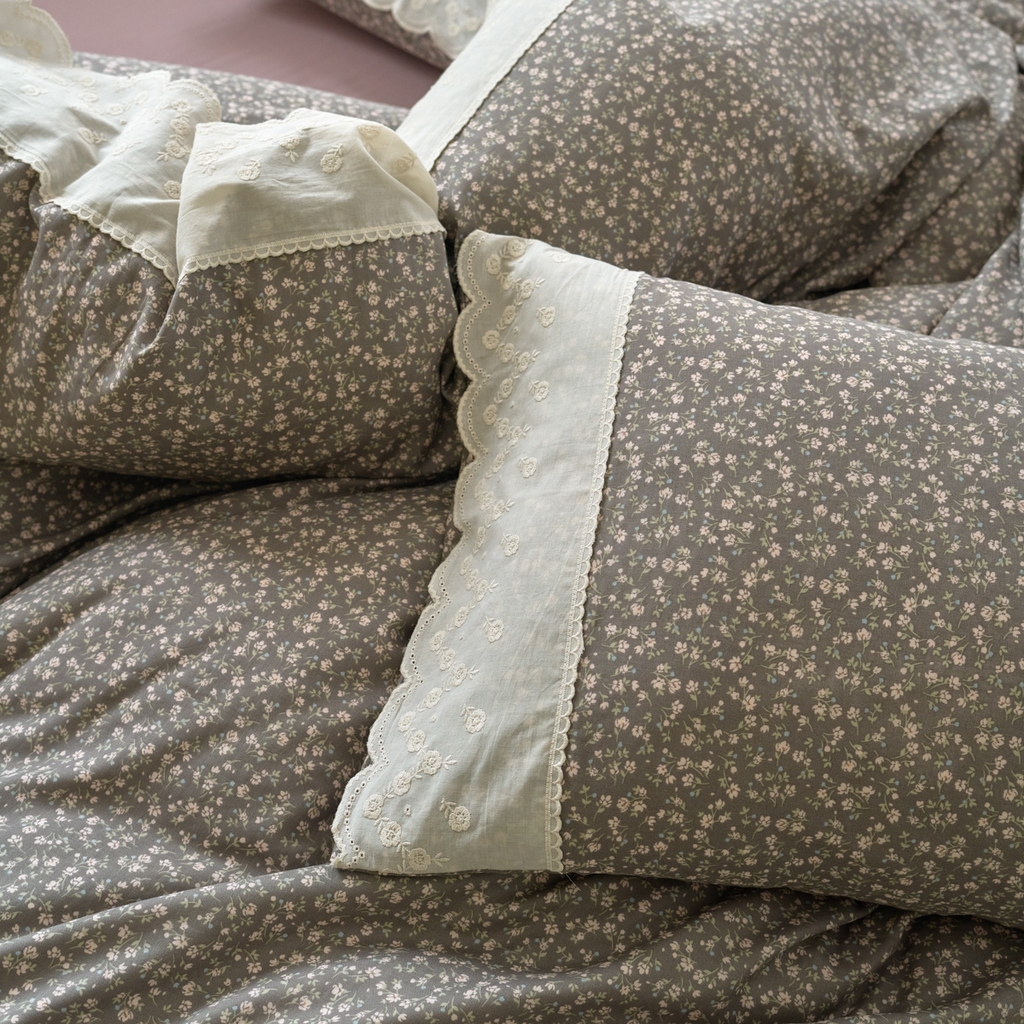 91家纺网 家纺一手货源 找家纺 洋铭区（原狠狠爱） 2025新款A类全棉蕾丝花边双层纱四件套 暮色花漾