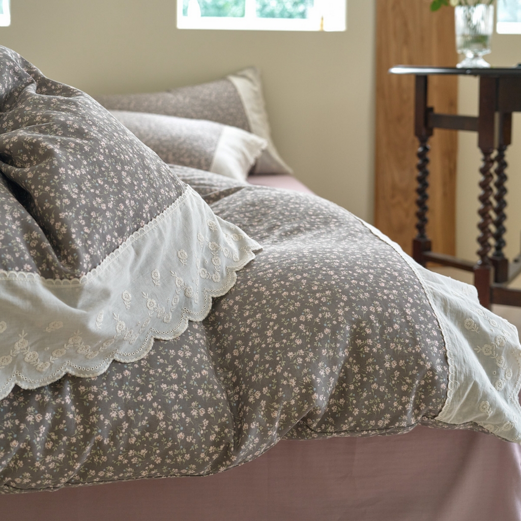 91家纺网 家纺一手货源 找家纺 洋铭区（原狠狠爱） 2025新款A类全棉蕾丝花边双层纱四件套 暮色花漾