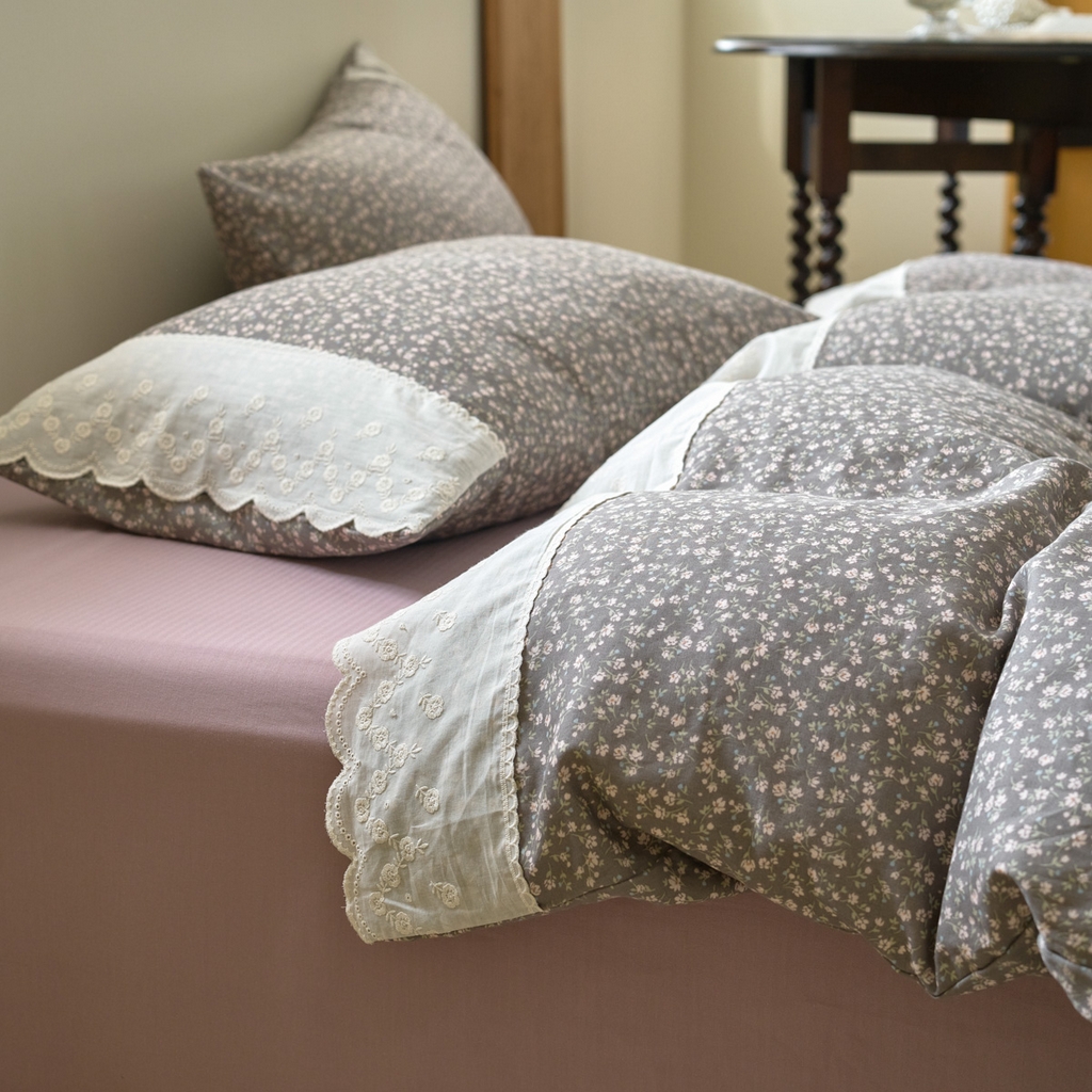 91家纺网 家纺一手货源 找家纺 洋铭区（原狠狠爱） 2025新款A类全棉蕾丝花边双层纱四件套 暮色花漾