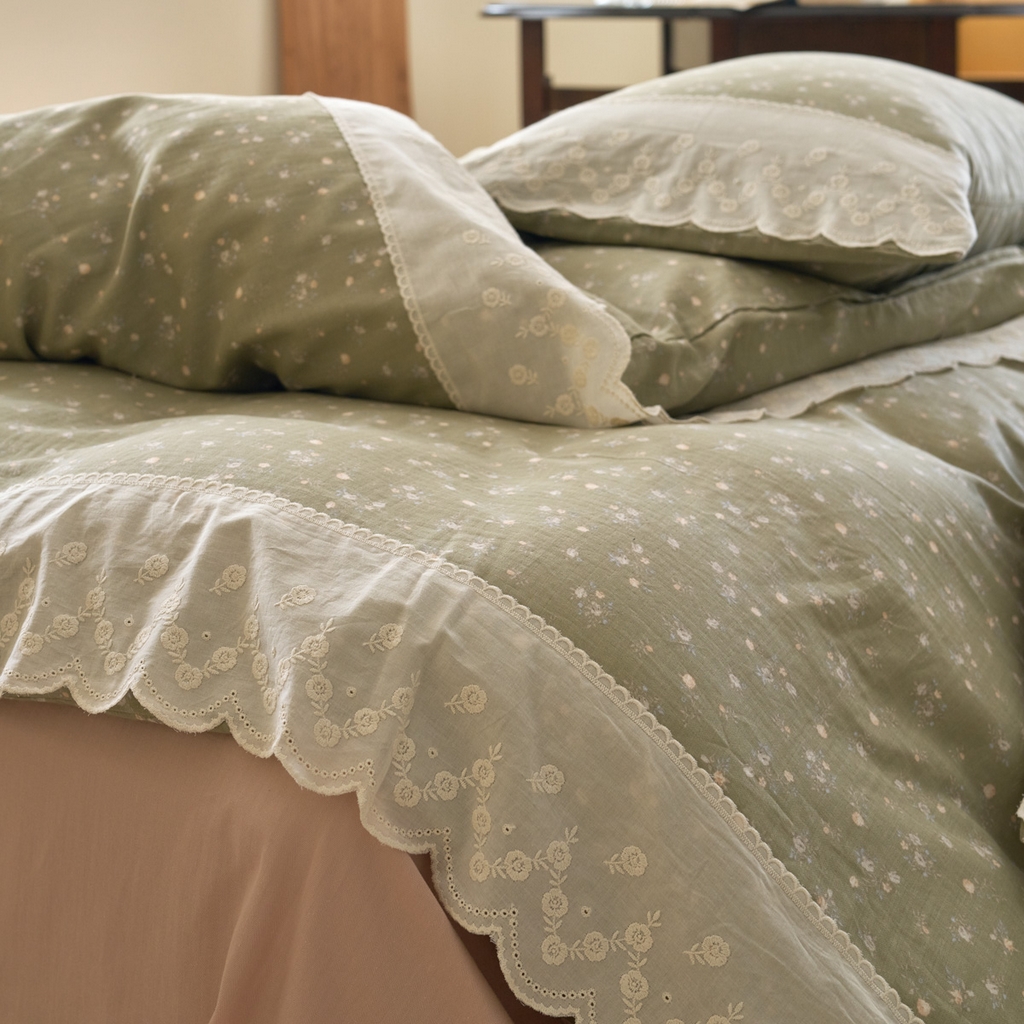 91家纺网 家纺一手货源 找家纺 洋铭区（原狠狠爱） 2025新款A类全棉蕾丝花边双层纱四件套 清晨绿园