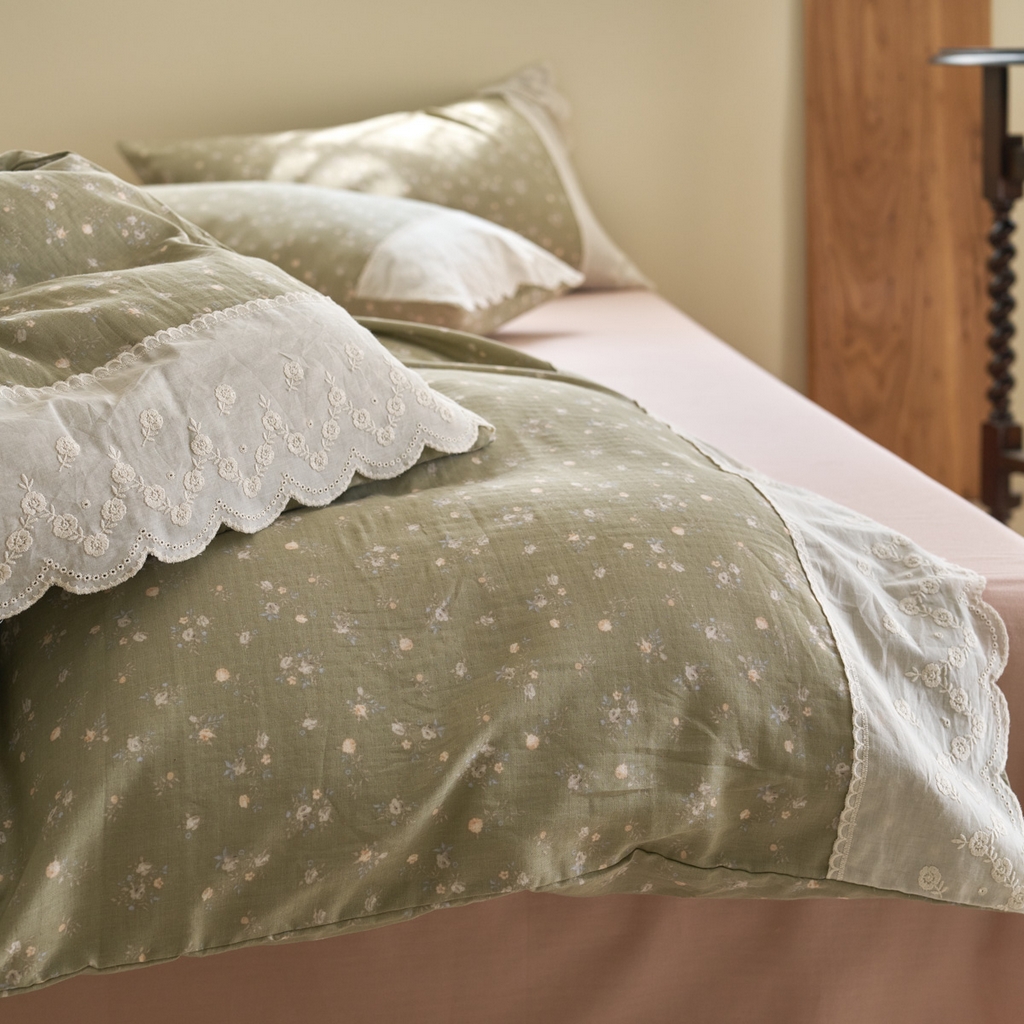 91家纺网 家纺一手货源 找家纺 洋铭区（原狠狠爱） 2025新款A类全棉蕾丝花边双层纱四件套 清晨绿园