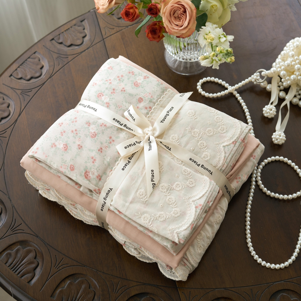 91家纺网 家纺一手货源 找家纺 洋铭区（原狠狠爱） 2025新款A类全棉蕾丝花边双层纱四件套 水粉花