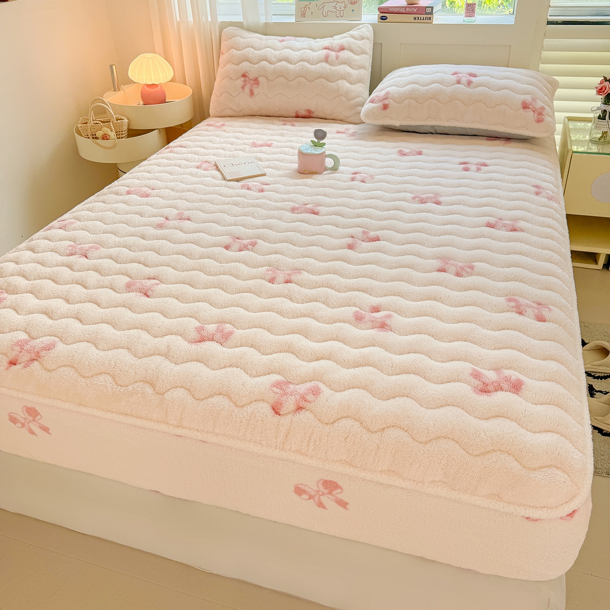 LIFE.丽芙 2025秋冬新款北极绒加厚夹棉单床笠款床垫子保护套牛奶绒保暖床罩子三件套 蝶梦-粉