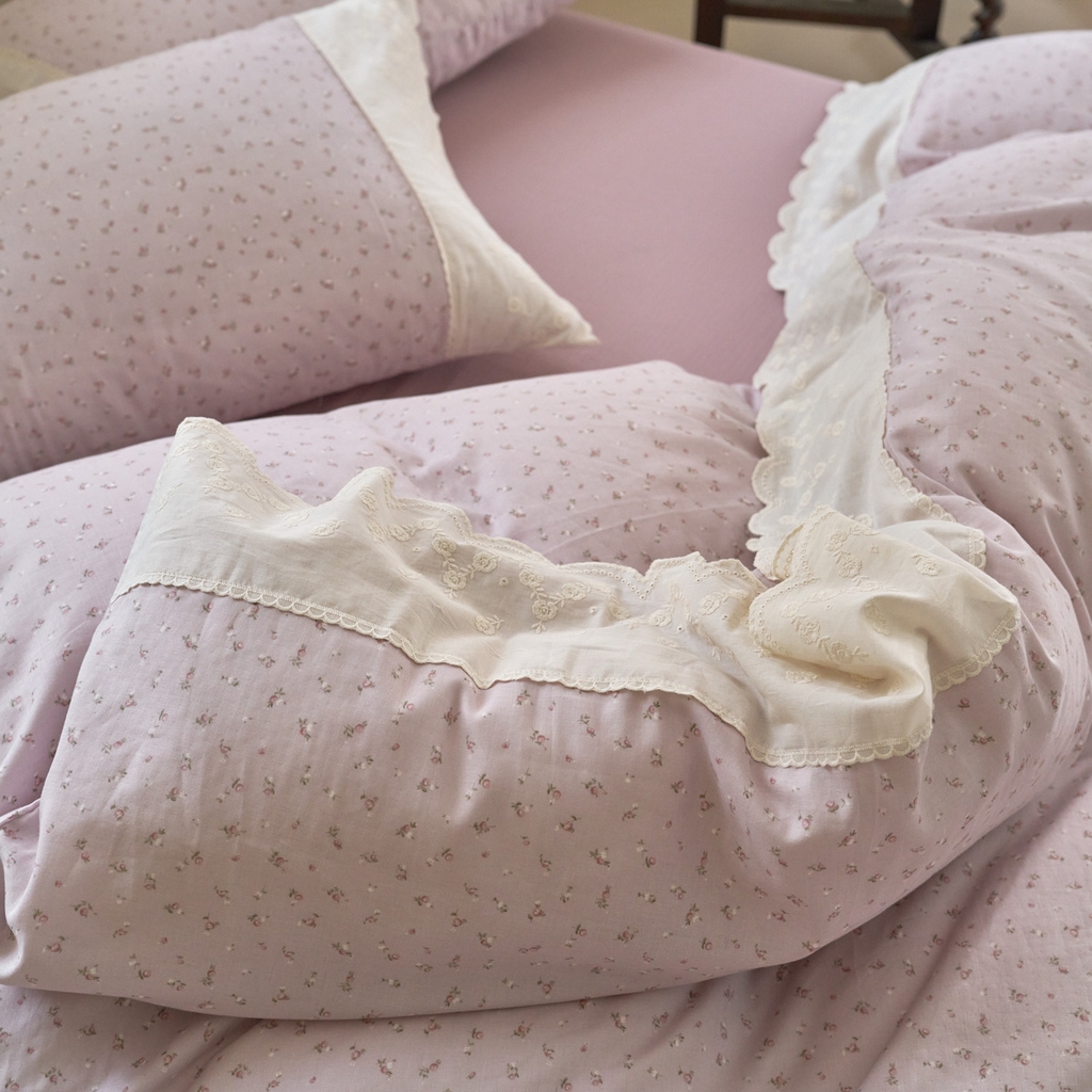 91家纺网 家纺一手货源 找家纺 洋铭区（原狠狠爱） 2025新款A类全棉蕾丝花边双层纱四件套 紫萱朵朵