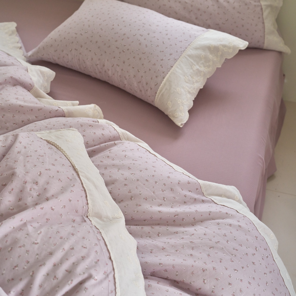 91家纺网 家纺一手货源 找家纺 洋铭区（原狠狠爱） 2025新款A类全棉蕾丝花边双层纱四件套 紫萱朵朵