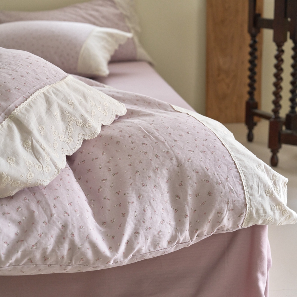 91家纺网 家纺一手货源 找家纺 洋铭区（原狠狠爱） 2025新款A类全棉蕾丝花边双层纱四件套 紫萱朵朵