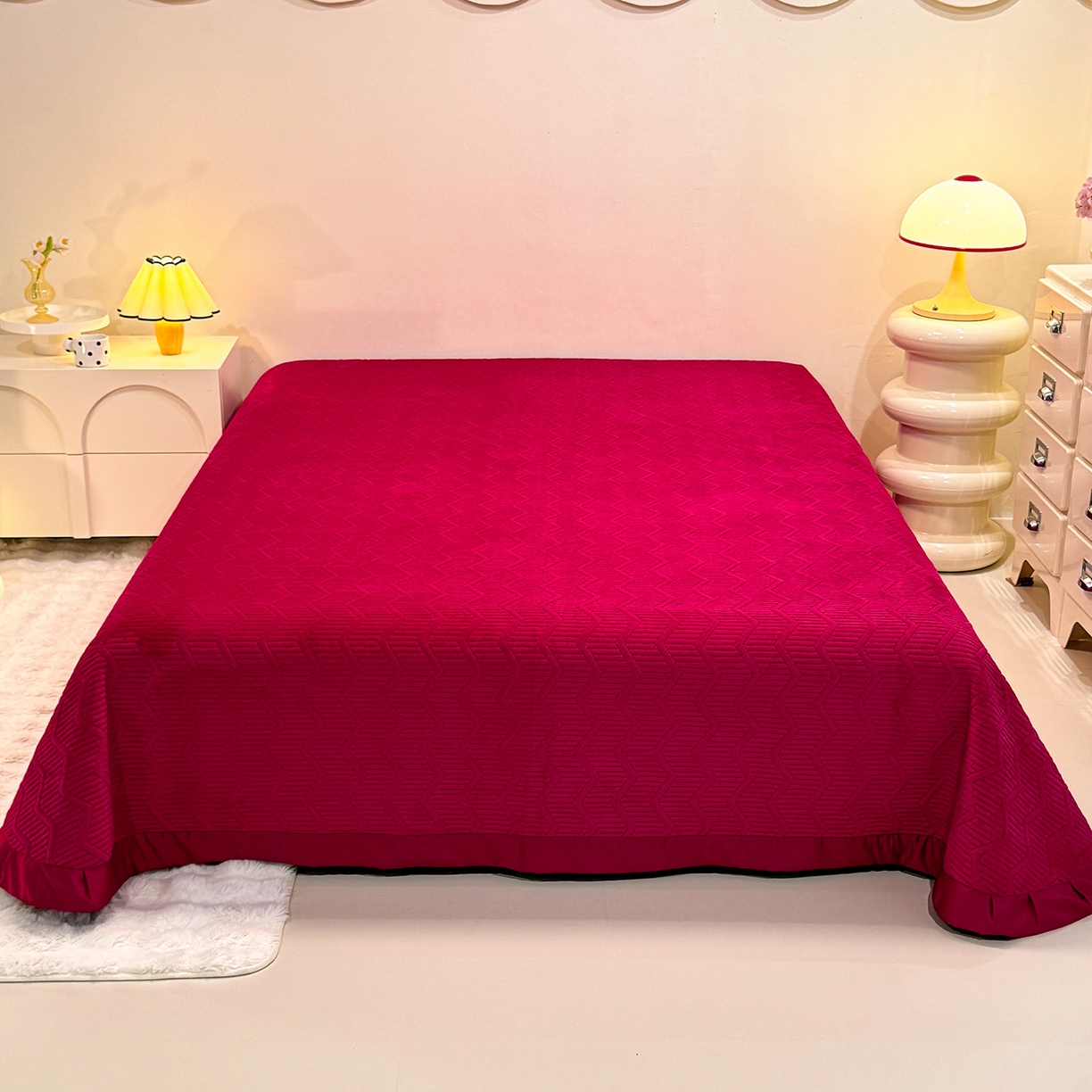 91家纺网 家纺一手货源 找家纺 新方向 2025新款全消光A类刺绣牛奶绒四件套-腊肠狗 腊肠狗-洋酒红