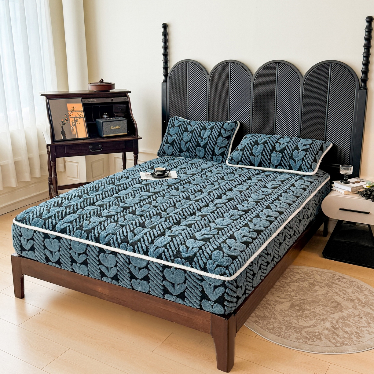 91家纺网 家纺一手货源 找家纺 LIFE.丽芙 2025秋冬新款色纱提花舒棉绒加厚夹棉单床笠款床垫子保护套保暖床罩子三件套 郁金香-蓝灰