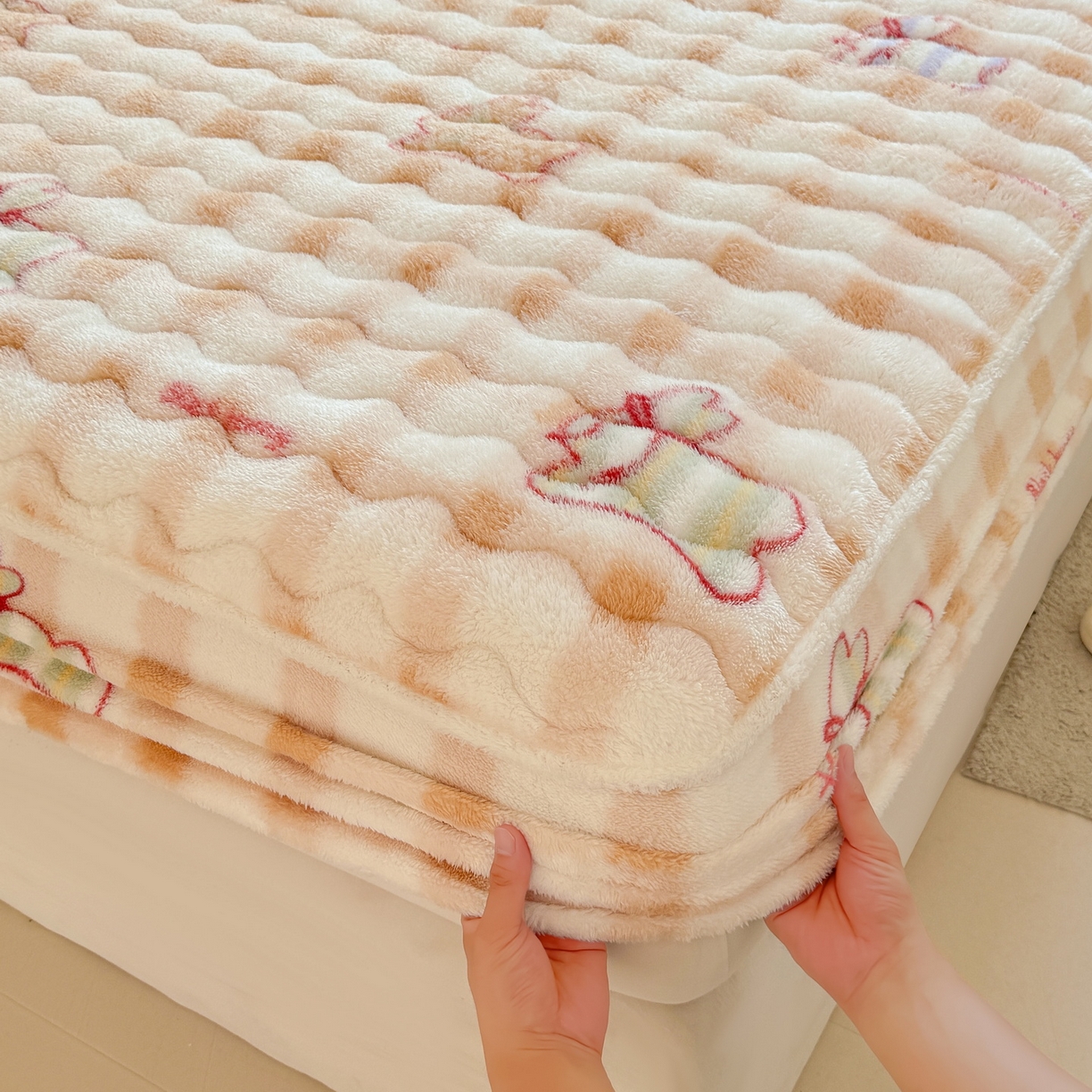 91家纺网 家纺一手货源 找家纺 LIFE.丽芙 2025秋冬新款北极绒加厚夹棉单床笠款床垫子保护套牛奶绒保暖床罩子三件套 意趣-咖