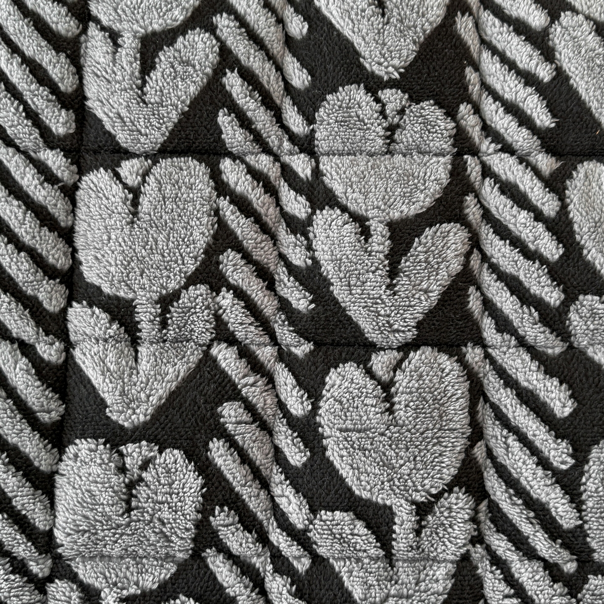 91家纺网 家纺一手货源 找家纺 LIFE.丽芙 2025秋冬新款色纱提花舒棉绒加厚夹棉单床笠款床垫子保护套保暖床罩子三件套 郁金香-灰色