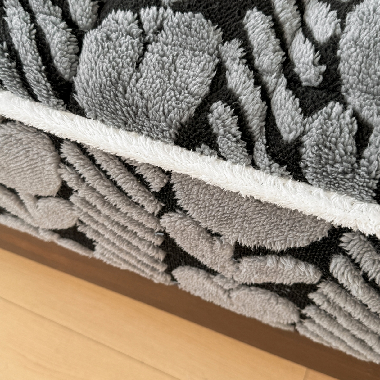 91家纺网 家纺一手货源 找家纺 LIFE.丽芙 2025秋冬新款色纱提花舒棉绒加厚夹棉单床笠款床垫子保护套保暖床罩子三件套 郁金香-灰色