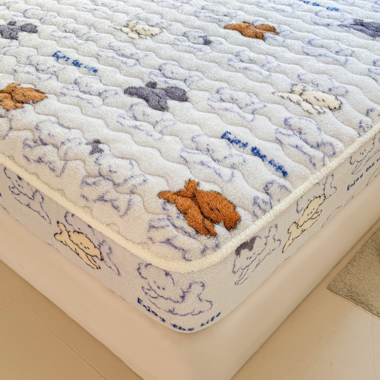 91家纺网 家纺一手货源 找家纺 LIFE.丽芙 2025秋冬新款北极绒加厚夹棉单床笠款床垫子保护套牛奶绒保暖床罩子三件套 追逐-蓝