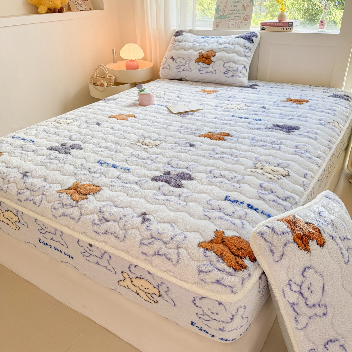 91家纺网 家纺一手货源 找家纺 LIFE.丽芙 2025秋冬新款北极绒加厚夹棉单床笠款床垫子保护套牛奶绒保暖床罩子三件套 追逐-蓝