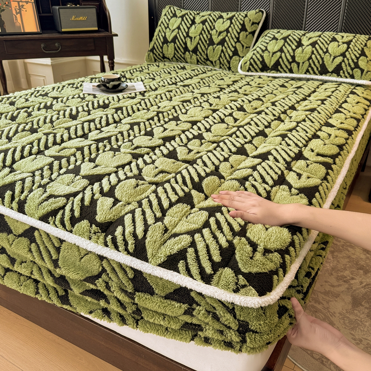 LIFE.丽芙 2025秋冬新款色纱提花舒棉绒加厚夹棉单床笠款床垫子保护套保暖床罩子三件套 郁金香-草绿