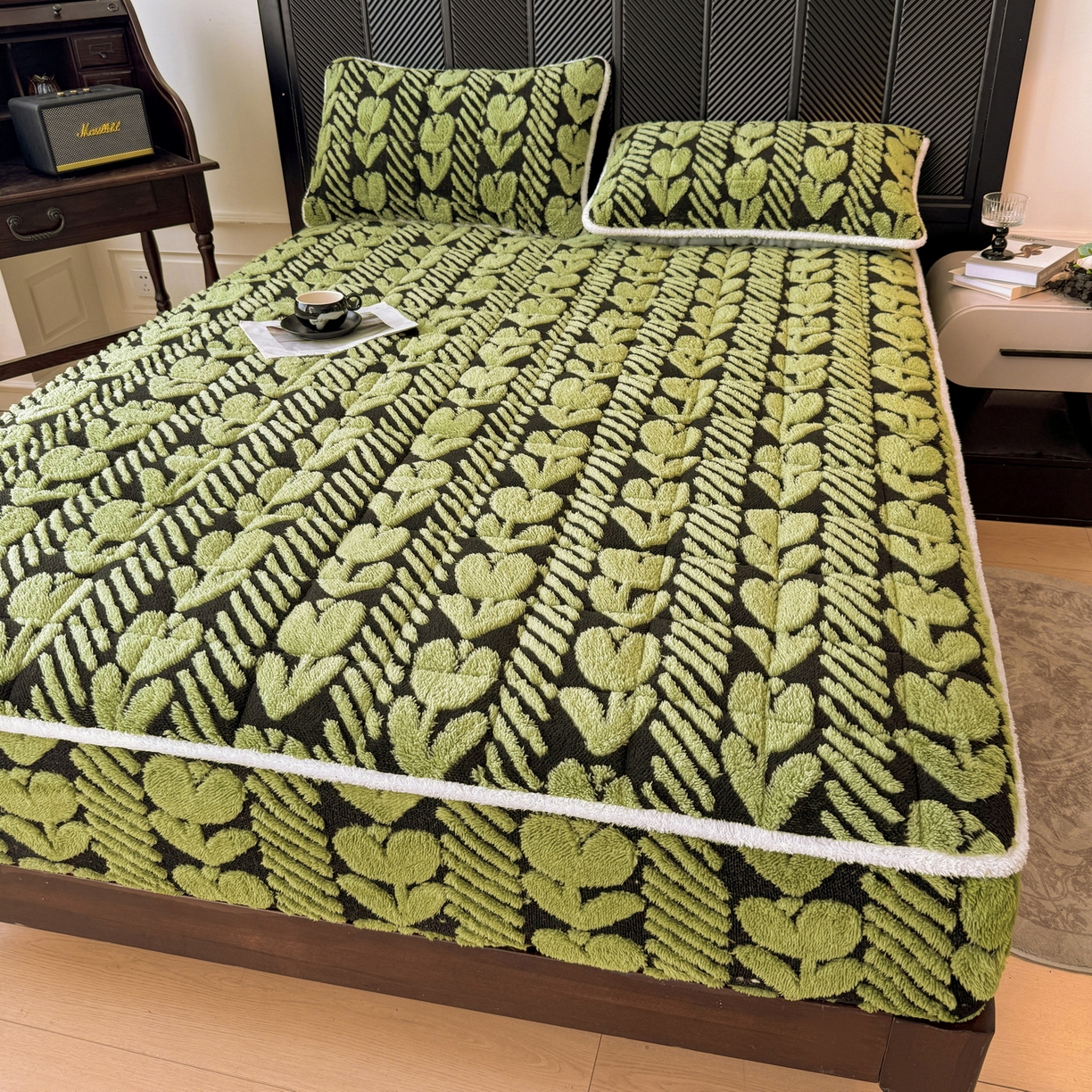 91家纺网 家纺一手货源 找家纺 LIFE.丽芙 2025秋冬新款色纱提花舒棉绒加厚夹棉单床笠款床垫子保护套保暖床罩子三件套 郁金香-草绿