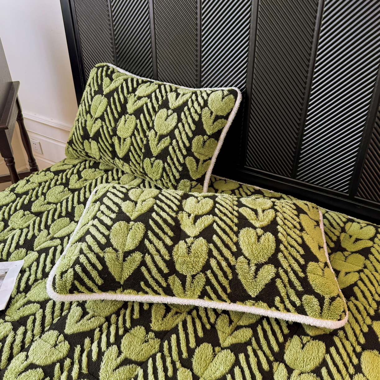 91家纺网 家纺一手货源 找家纺 LIFE.丽芙 2025秋冬新款色纱提花舒棉绒加厚夹棉单床笠款床垫子保护套保暖床罩子三件套 郁金香-草绿