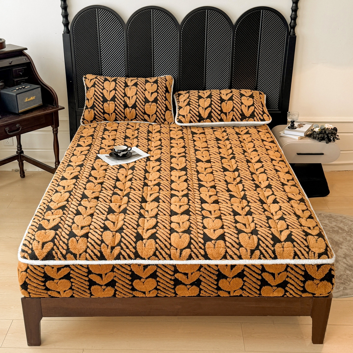 91家纺网 家纺一手货源 找家纺 LIFE.丽芙 2025秋冬新款色纱提花舒棉绒加厚夹棉单床笠款床垫子保护套保暖床罩子三件套 郁金香-黄棕