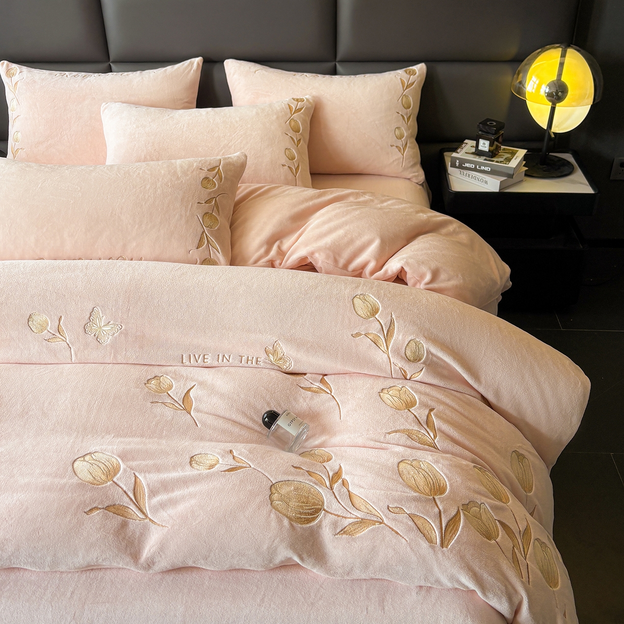 91家纺网 家纺一手货源 找家纺 （总）义博家纺 2025新款牛奶绒郁金香刺绣四件套