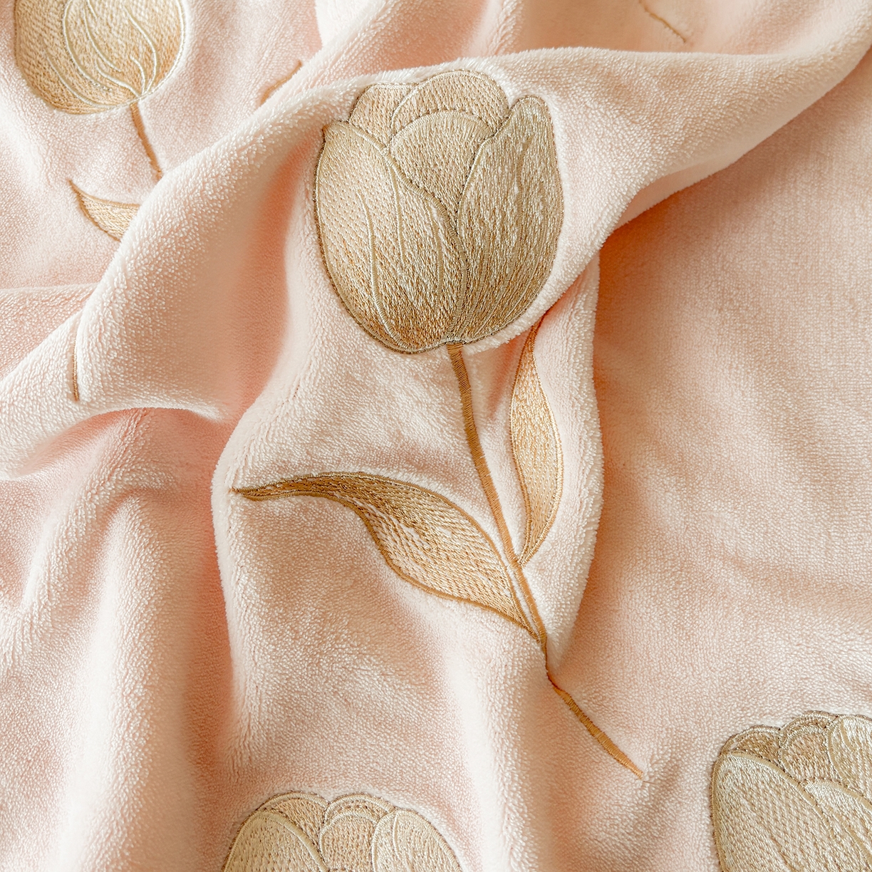 91家纺网 家纺一手货源 找家纺 （总）义博家纺 2025新款牛奶绒郁金香刺绣四件套