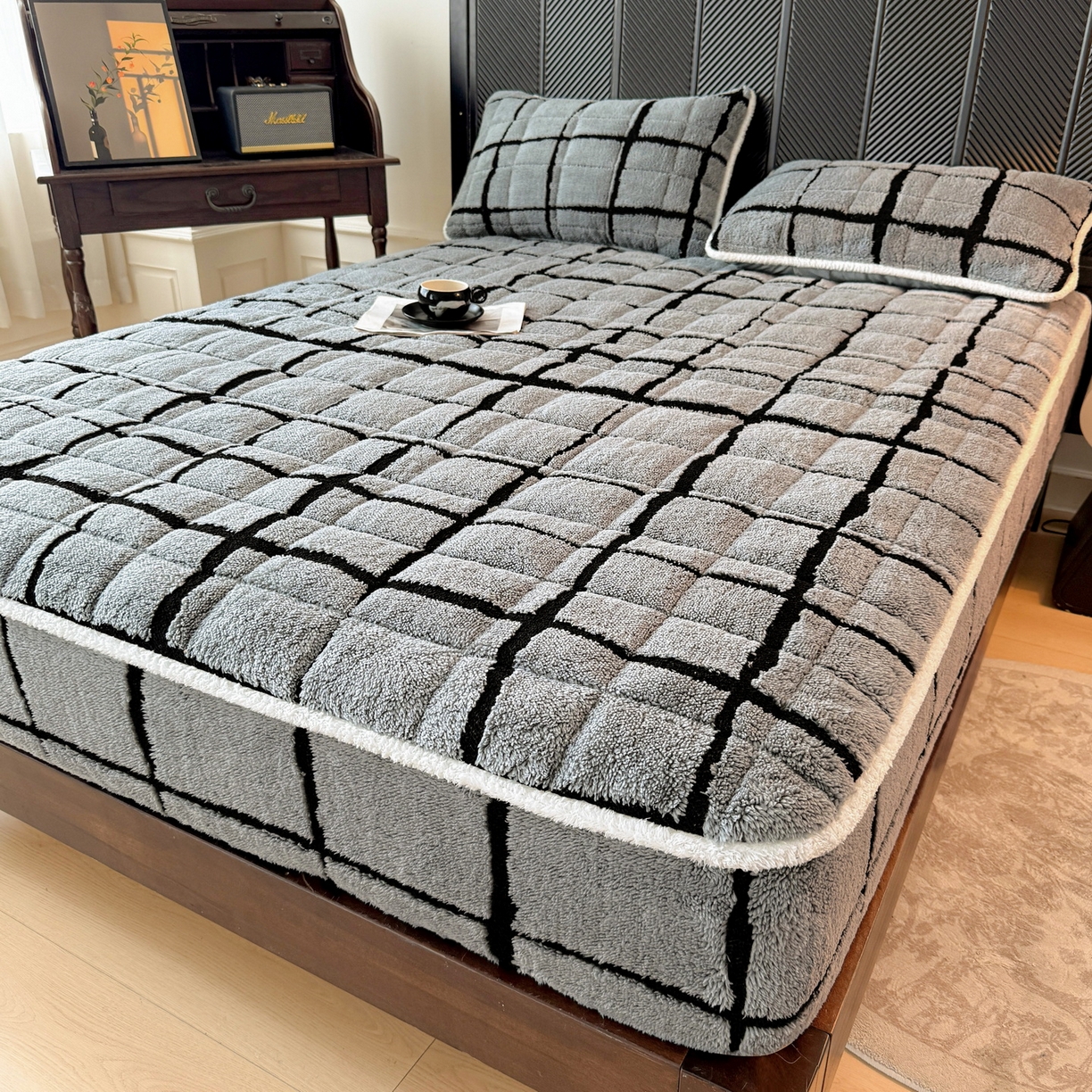 91家纺网 家纺一手货源 找家纺 LIFE.丽芙 2025秋冬新款色纱提花舒棉绒加厚夹棉单床笠款床垫子保护套保暖床罩子三件套 格调-灰色