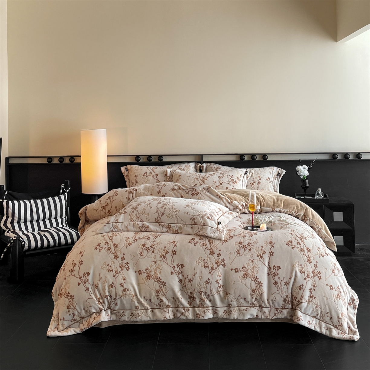 91家纺网 家纺一手货源 找家纺 （总）盛秋家纺 2025新款佩拉着色烂花牛奶绒四件套【轻奢风格】