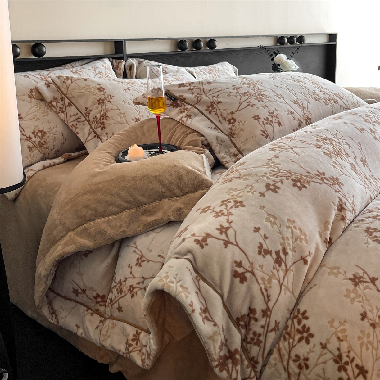 91家纺网 家纺一手货源 找家纺 （总）盛秋家纺 2025新款佩拉着色烂花牛奶绒四件套【轻奢风格】