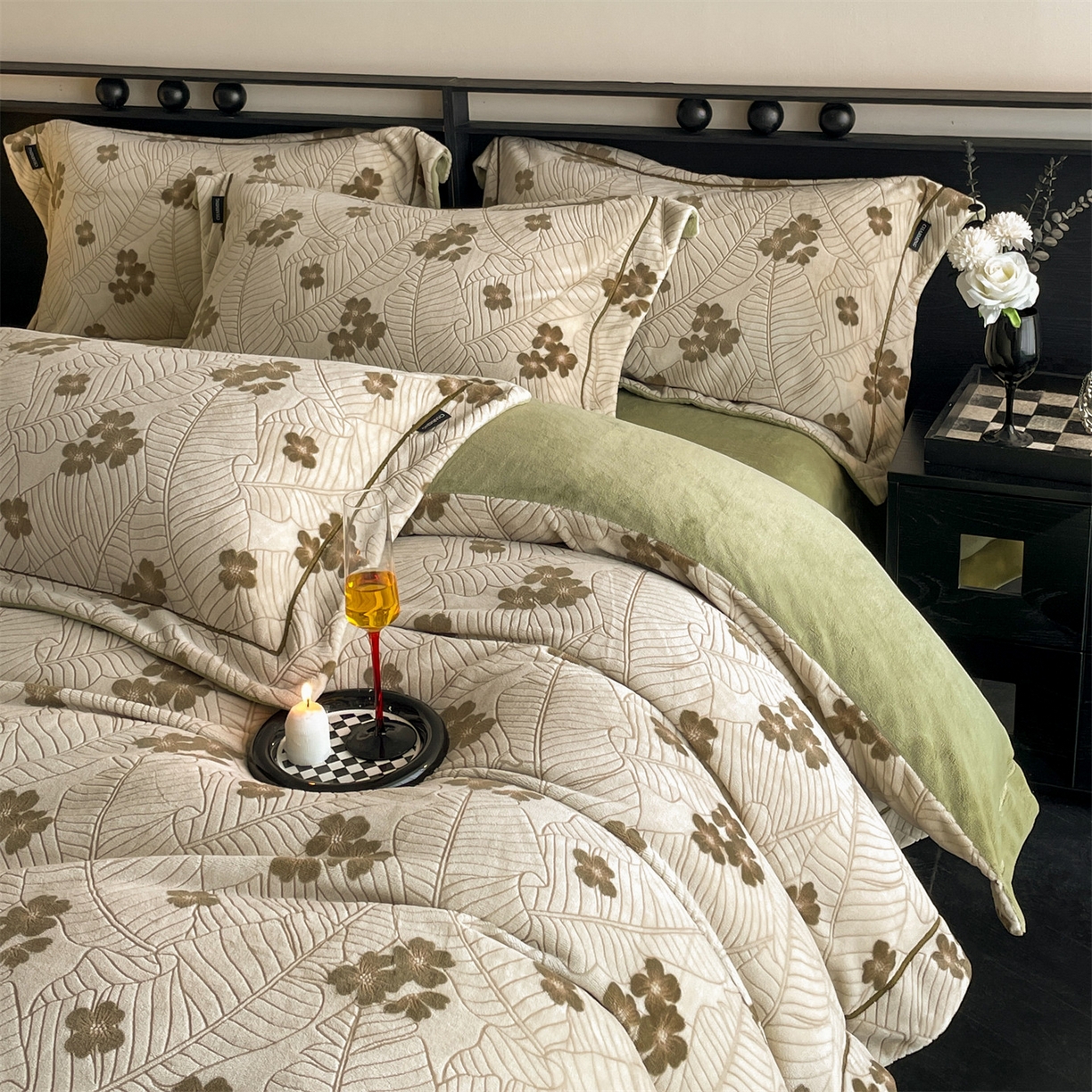 91家纺网 家纺一手货源 找家纺 （总）盛秋家纺 2025新款佩拉着色烂花牛奶绒四件套【轻奢风格】