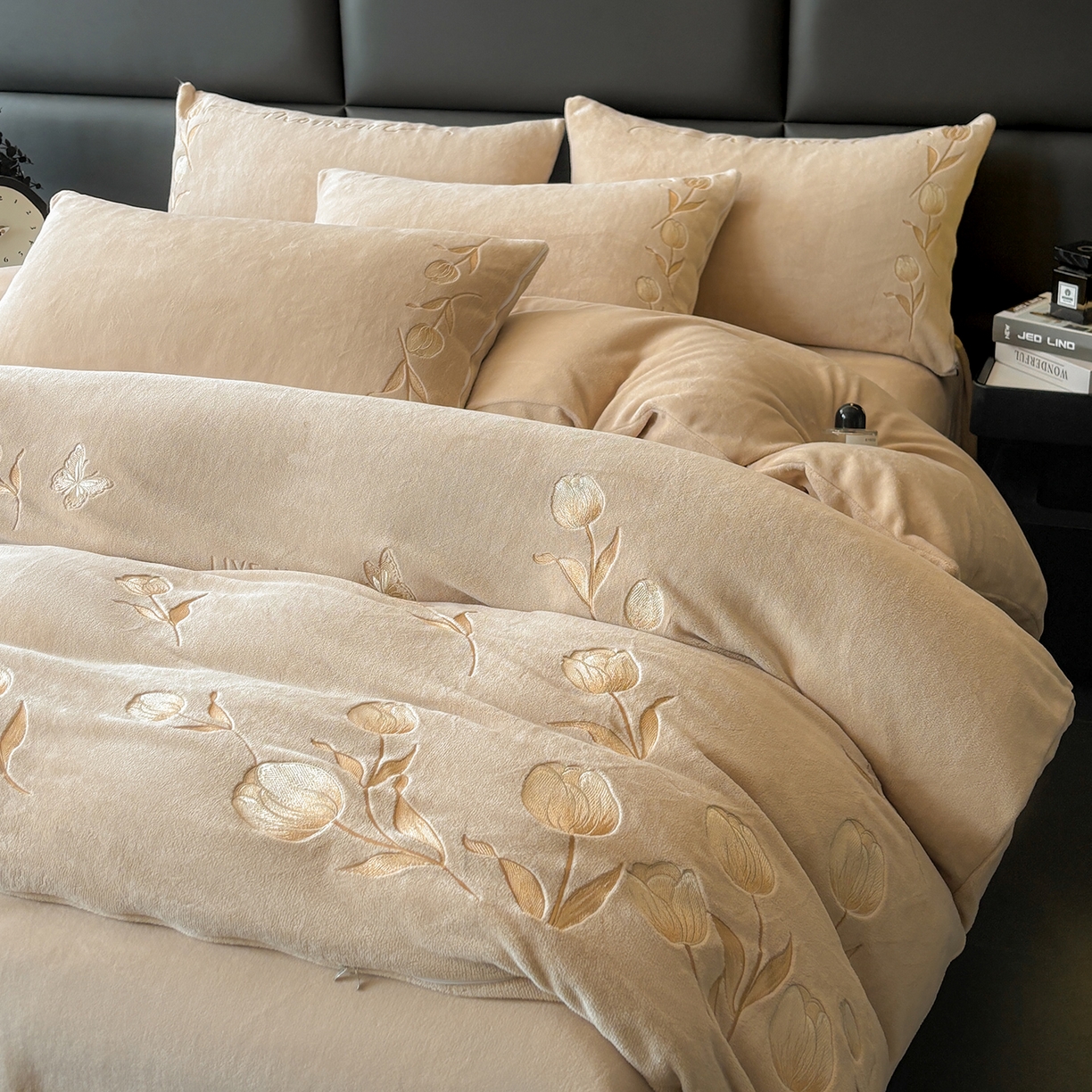 91家纺网 家纺一手货源 找家纺 （总）义博家纺 2025新款牛奶绒郁金香刺绣四件套