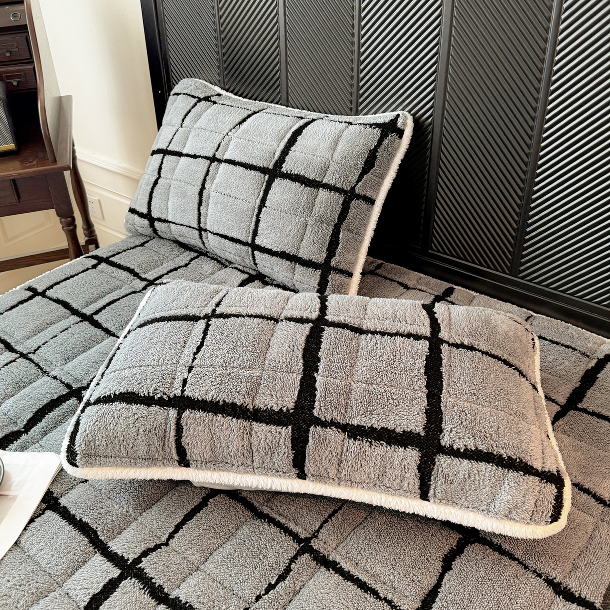 91家纺网 家纺一手货源 找家纺 LIFE.丽芙 2025秋冬新款色纱提花舒棉绒加厚夹棉单床笠款床垫子保护套保暖床罩子三件套 格调-灰色