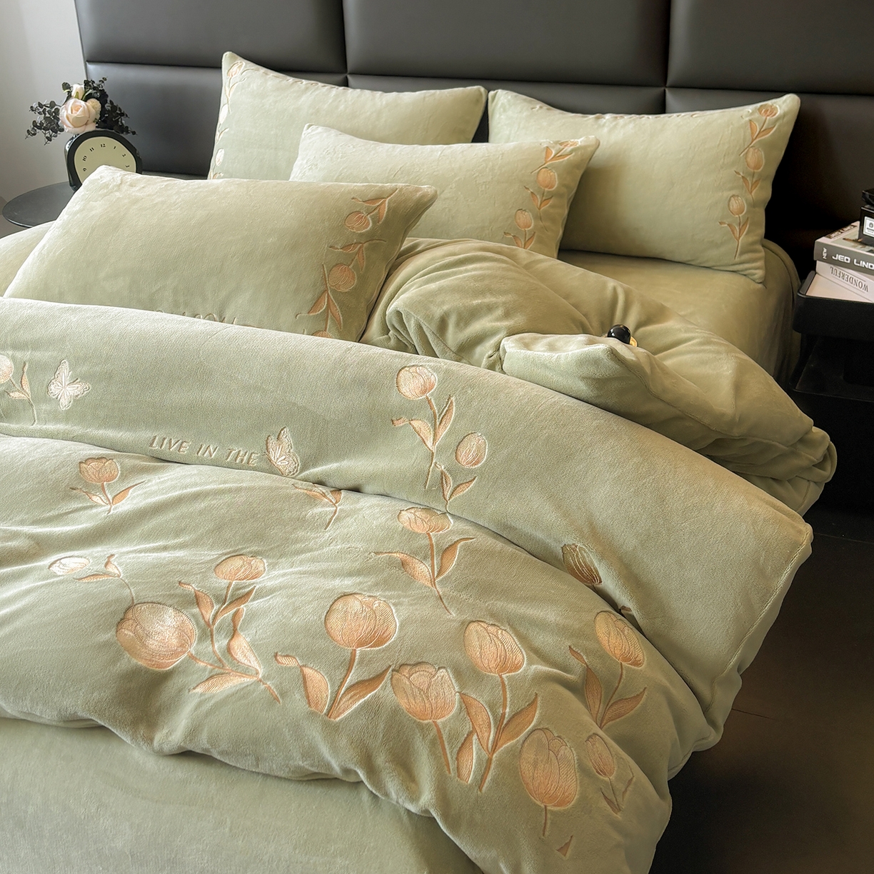 91家纺网 家纺一手货源 找家纺 （总）义博家纺 2025新款牛奶绒郁金香刺绣四件套