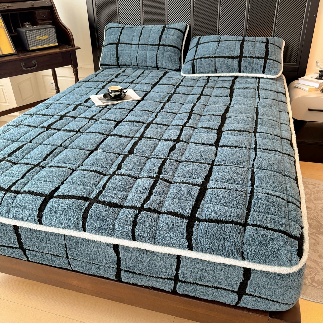 91家纺网 家纺一手货源 找家纺 LIFE.丽芙 2025秋冬新款色纱提花舒棉绒加厚夹棉单床笠款床垫子保护套保暖床罩子三件套 格调-蓝灰