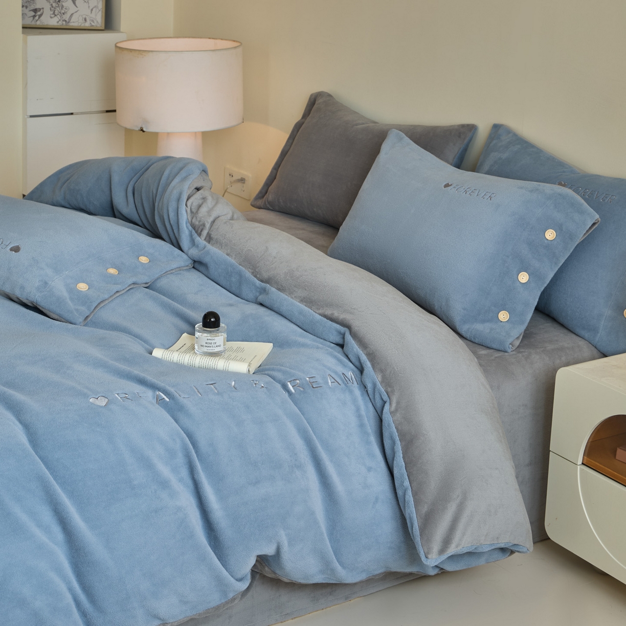 91家纺网 家纺一手货源 找家纺 （总）吾诺家居 2025新款刺绣款羊驼绒云朵系列四件套