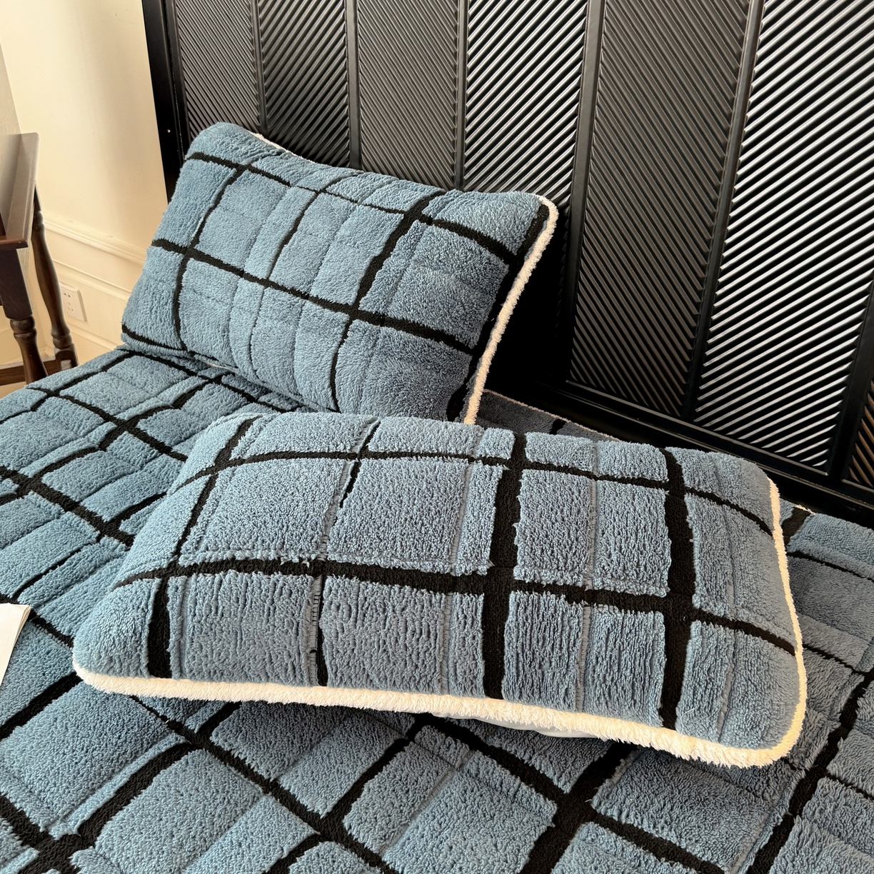 91家纺网 家纺一手货源 找家纺 LIFE.丽芙 2025秋冬新款色纱提花舒棉绒加厚夹棉单床笠款床垫子保护套保暖床罩子三件套 格调-蓝灰