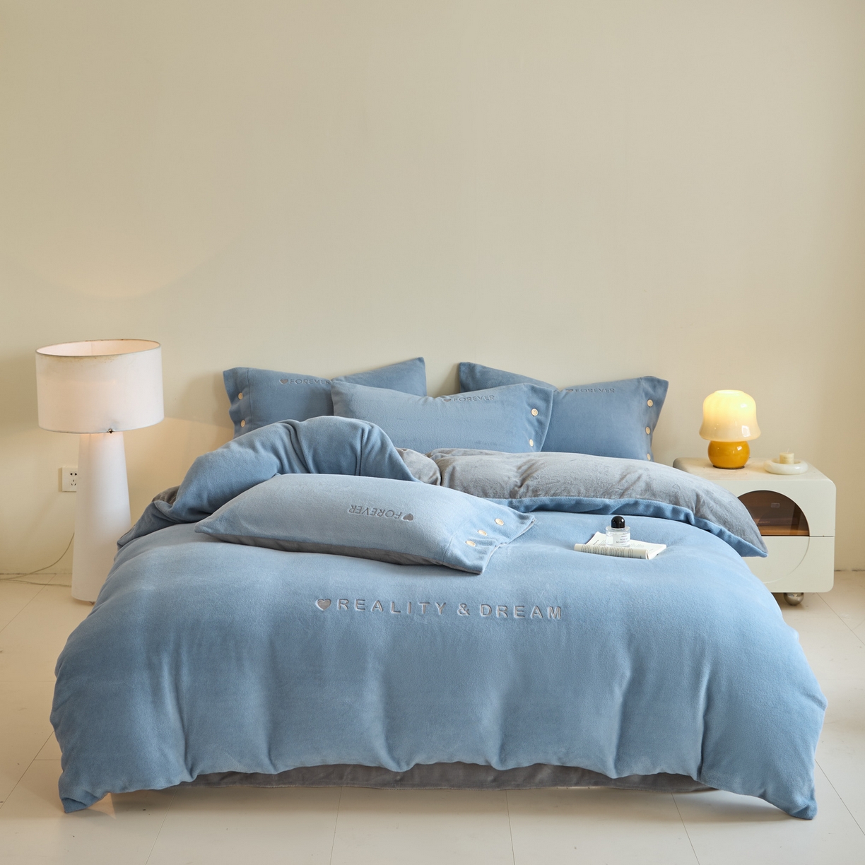 91家纺网 家纺一手货源 找家纺 （总）吾诺家居 2025新款刺绣款羊驼绒云朵系列四件套