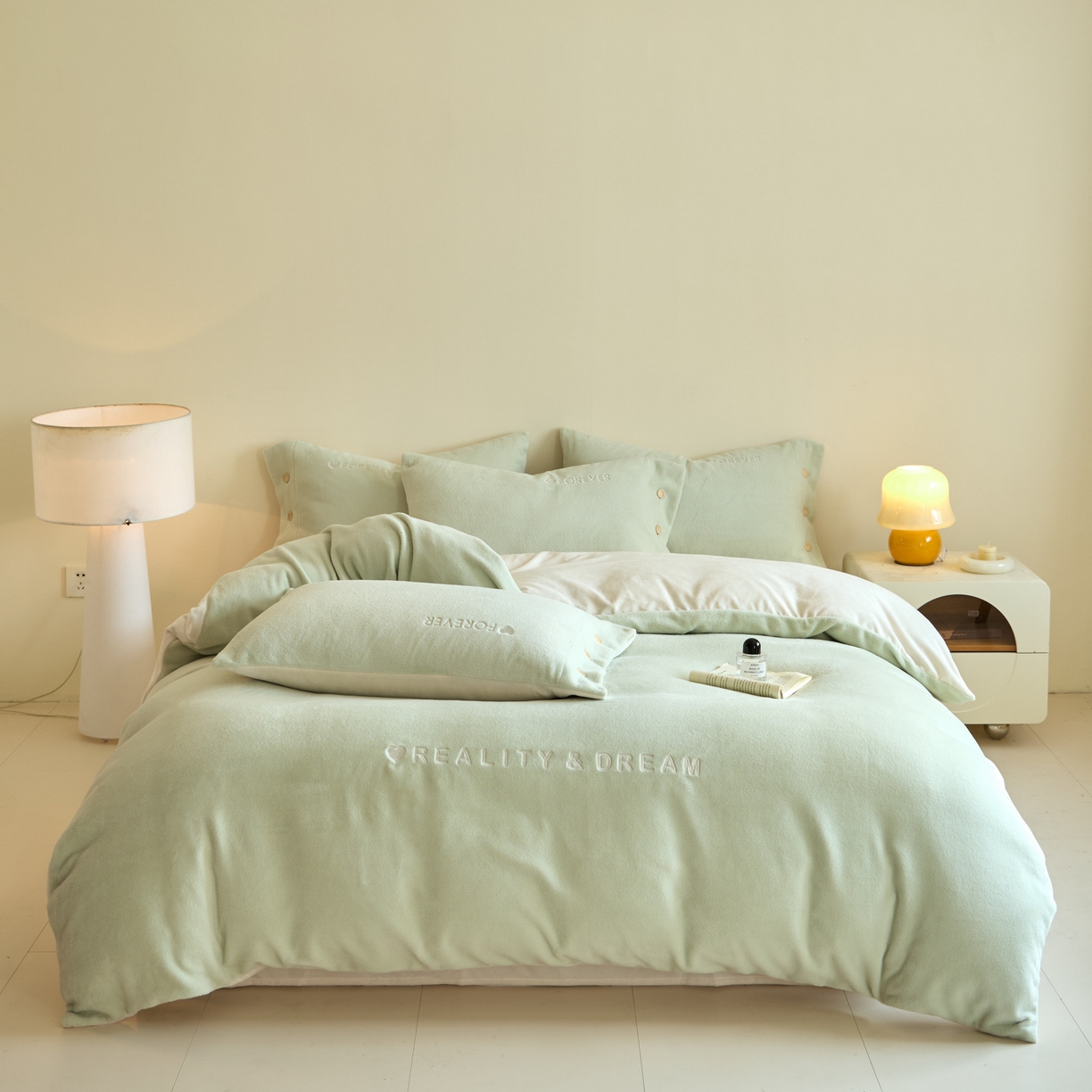 91家纺网 家纺一手货源 找家纺 （总）吾诺家居 2025新款刺绣款羊驼绒云朵系列四件套