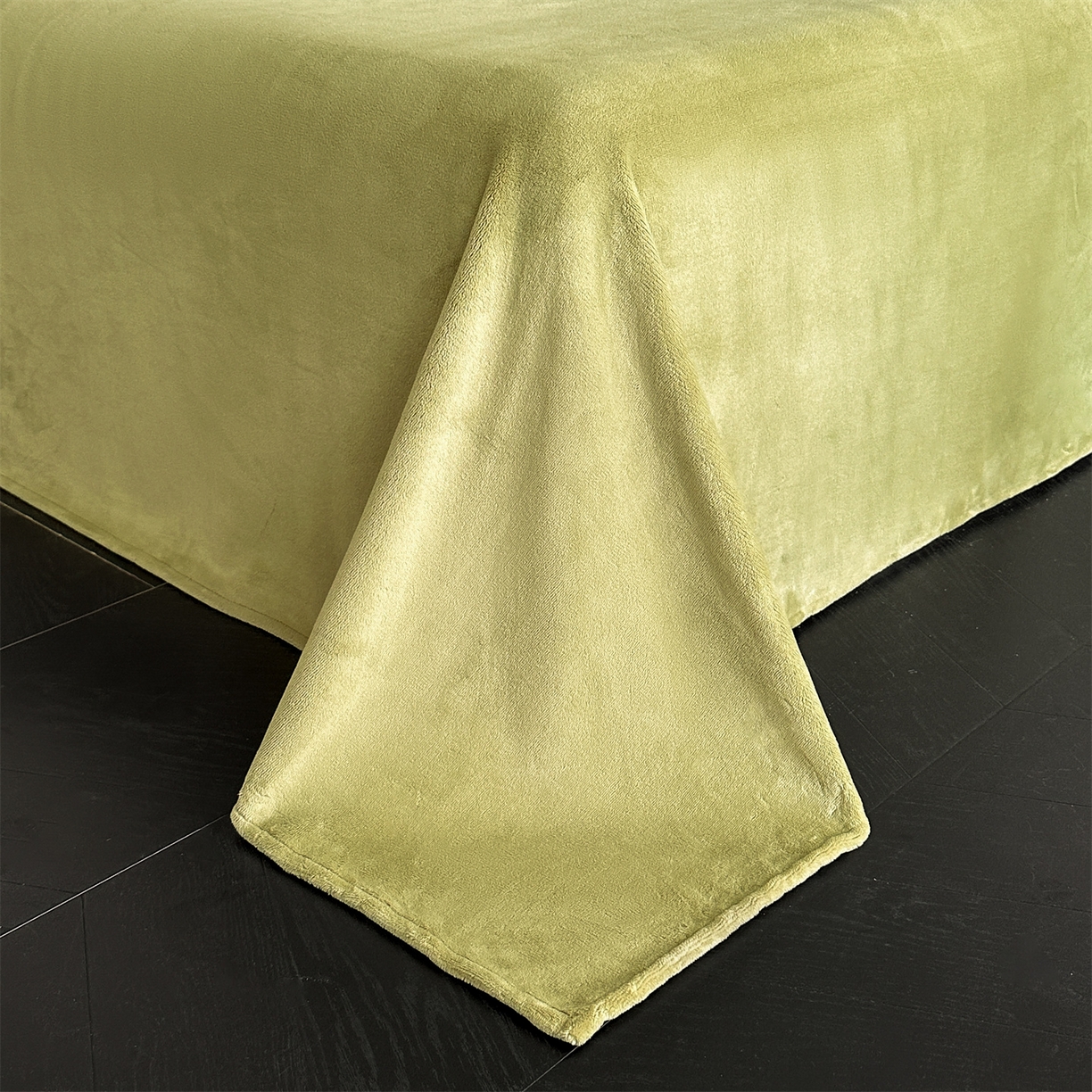 91家纺网 家纺一手货源 找家纺 盛秋家纺 2025新款佩拉着色烂花牛奶绒四件套【简约风格】 清新叶语-浅咖