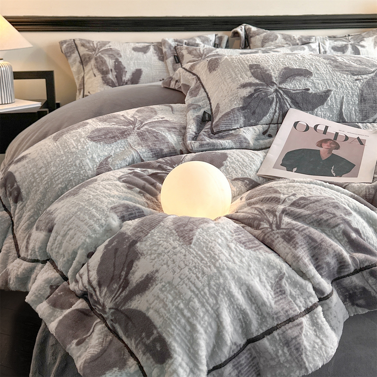 91家纺网 家纺一手货源 找家纺 （总）盛秋家纺 2025新款佩拉着色烂花牛奶绒四件套【简约风格】