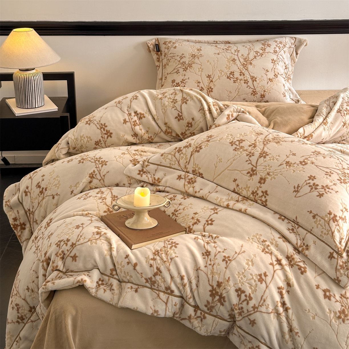 91家纺网 家纺一手货源 找家纺 （总）盛秋家纺 2025新款佩拉着色烂花牛奶绒四件套【简约风格】