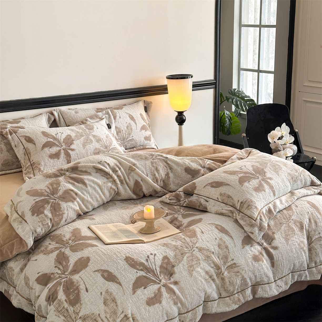 91家纺网 家纺一手货源 找家纺 盛秋家纺 2025新款佩拉着色烂花牛奶绒四件套【简约风格】 素影-浅咖