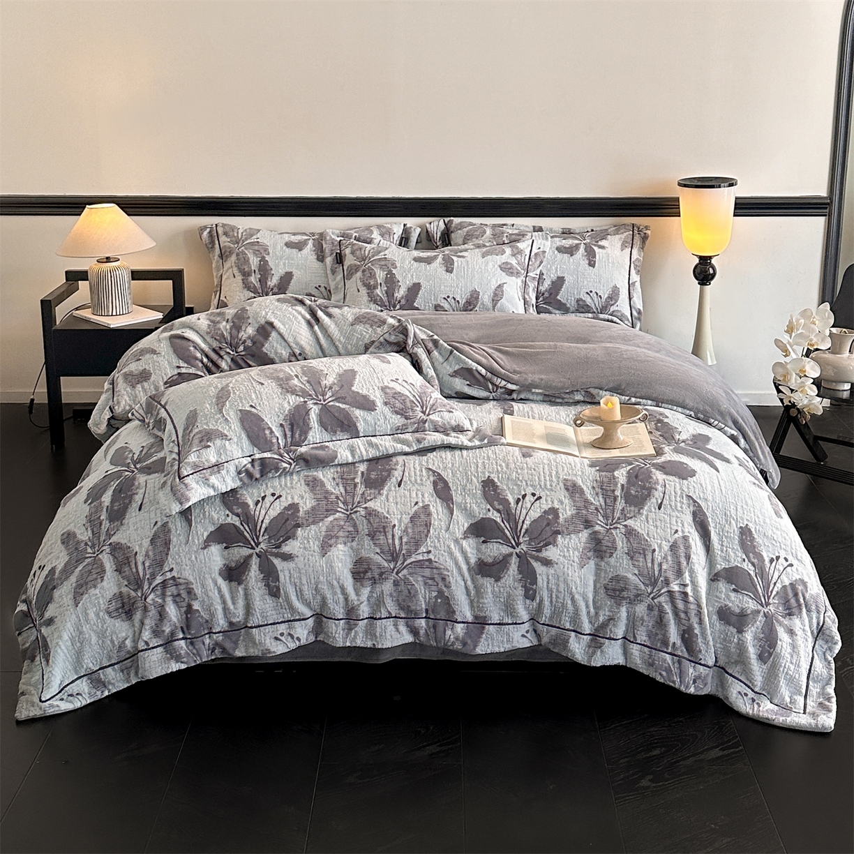 91家纺网 家纺一手货源 找家纺 盛秋家纺 2025新款佩拉着色烂花牛奶绒四件套【简约风格】 素影-灰