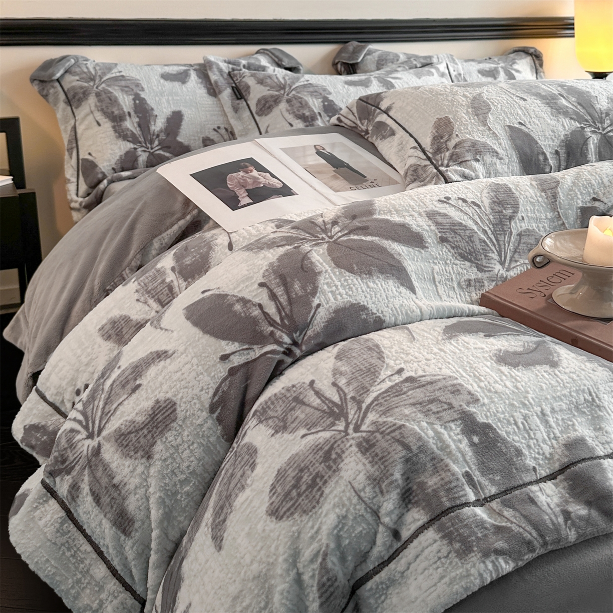 91家纺网 家纺一手货源 找家纺 盛秋家纺 2025新款佩拉着色烂花牛奶绒四件套【简约风格】 素影-灰