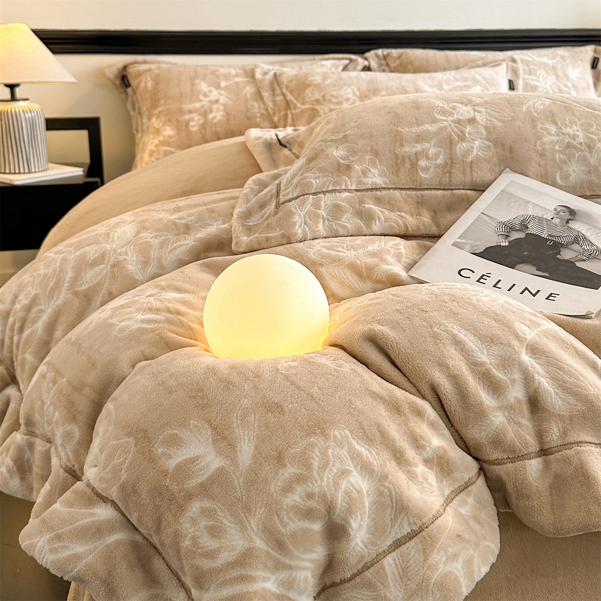 盛秋家纺 2025新款佩拉着色烂花牛奶绒四件套【简约风格】 花溪听雨-咖