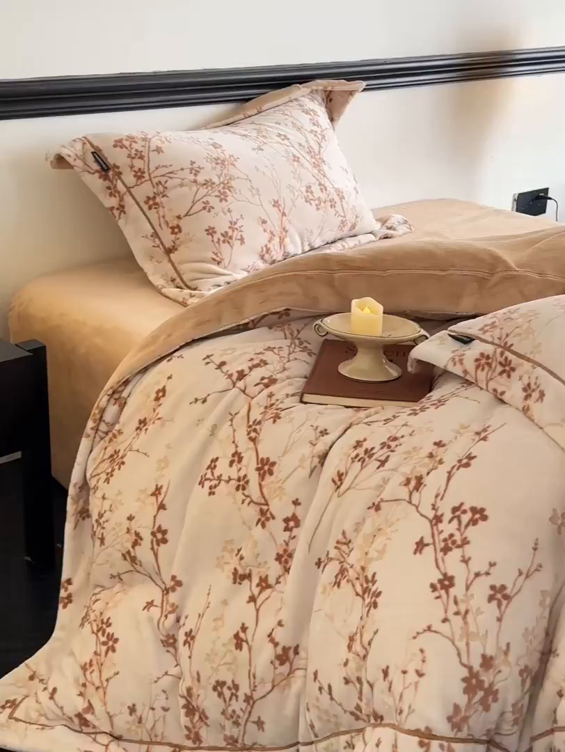 91家纺网 家纺一手货源 找家纺 （总）盛秋家纺 2025新款佩拉着色烂花牛奶绒四件套【简约风格】