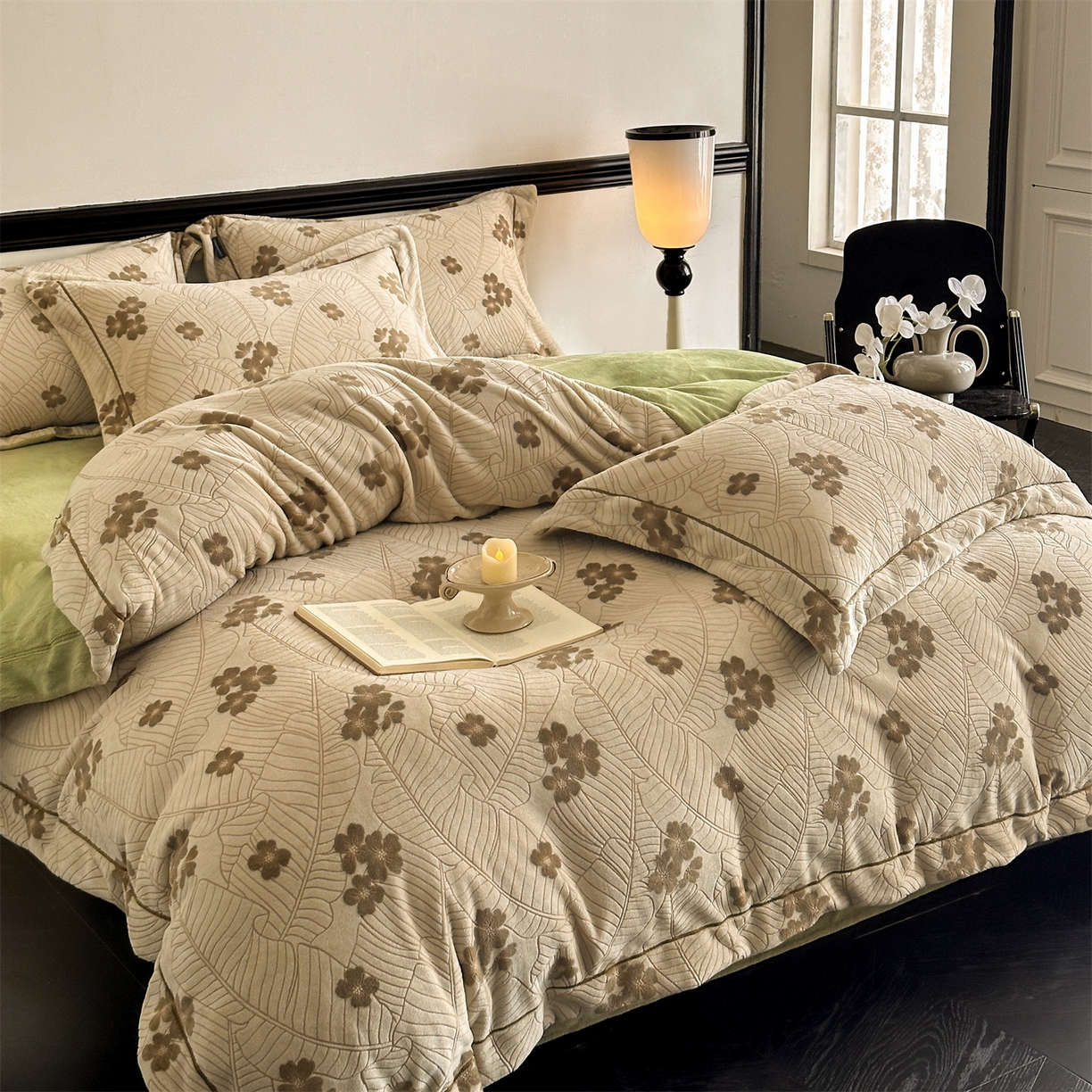 91家纺网 家纺一手货源 找家纺 盛秋家纺 2025新款佩拉着色烂花牛奶绒四件套【简约风格】 清新叶语-浅咖